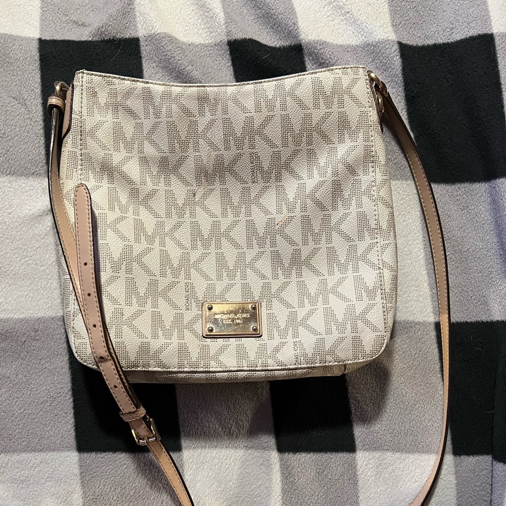 Michael Kors Jet Set Travel Large Logo Messenger